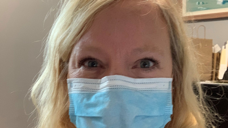 Shelley Langley wearing a mask