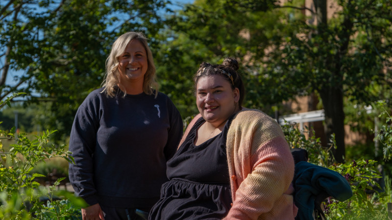 Breanne and Elysia in garden at Parkwood