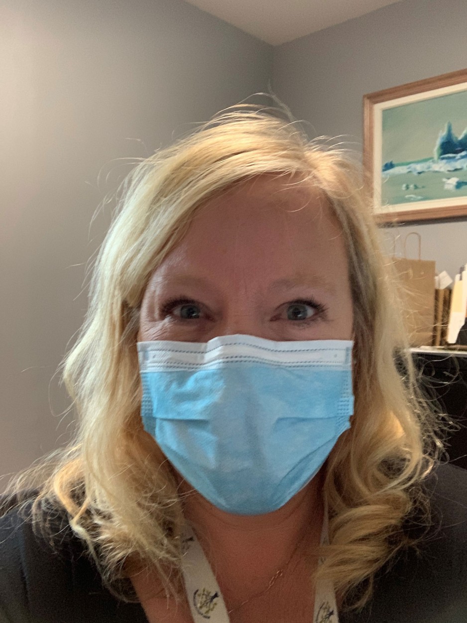 Shelley Langley wearing a mask