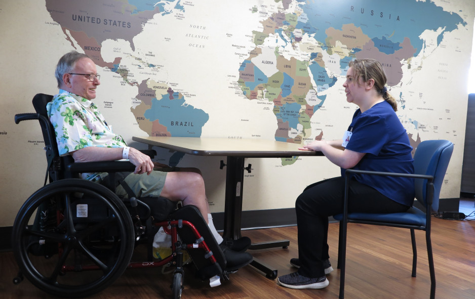 Megan Jackson meeting with a veteran at Parkwood Institute