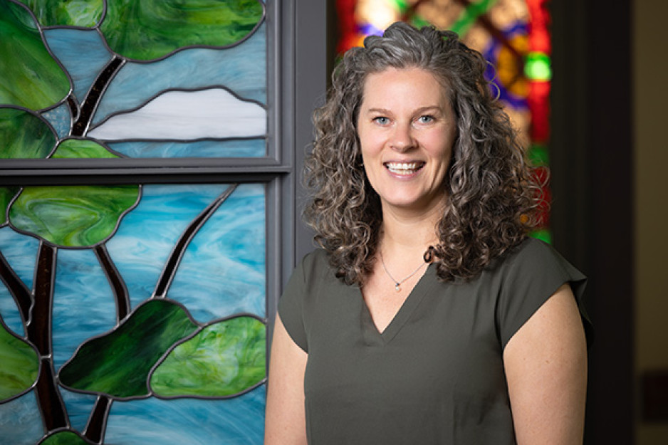 Centre stage secondary image