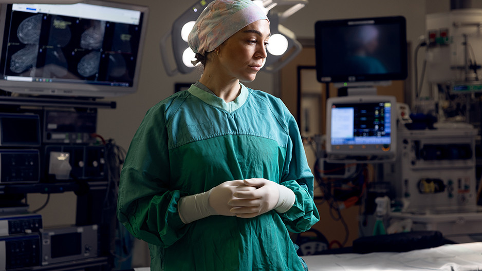 Dr. Sarah Knowles in the operating room