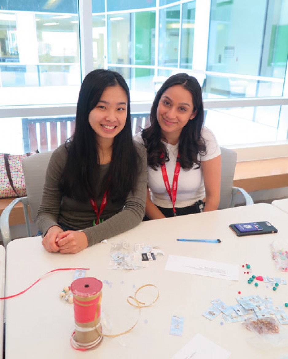 students volunteering at parkwood