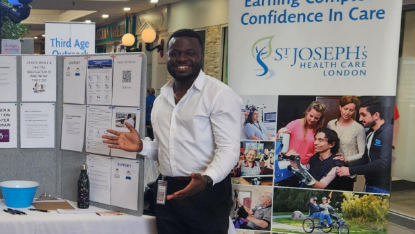 Sam Ayoko, navigator