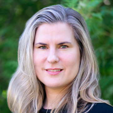 portrait of Sue Peters